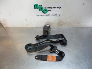 Gebruikte Veiligheidsgordel links-achter Peugeot Boxer (230P) 2.5TD di 12V Prijs € 25,00 Margeregeling aangeboden door Autodemontagebedrijf Otte