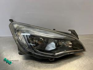 Gebruikte Koplamp rechts Opel Astra J (PC6/PD6/PE6/PF6) 1.4 Turbo 16V Prijs € 200,00 Margeregeling aangeboden door Autodemontagebedrijf Otte