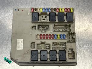 Gebruikte Zekeringkast Renault Modus/Grand Modus (JP) 1.4 16V Prijs € 150,00 Margeregeling aangeboden door Autodemontagebedrijf Otte