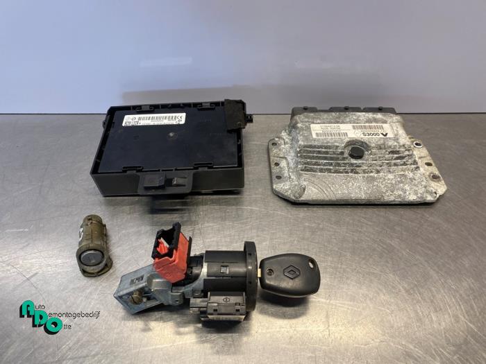 Gebruikte Kontaktslot + computer Renault Modus/Grand Modus (JP) 1.4 16V Prijs € 125,00 Margeregeling aangeboden door Autodemontagebedrijf Otte