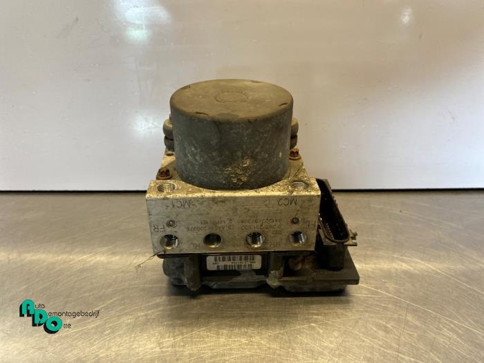 Gebruikte ABS Pomp Mitsubishi Colt (Z2/Z3) 1.3 16V Prijs € 80,00 Margeregeling aangeboden door Autodemontagebedrijf Otte