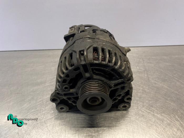Gebruikte Dynamo Volkswagen Golf V (1K1) 1.6 FSI 16V Prijs € 20,00 Margeregeling aangeboden door Autodemontagebedrijf Otte