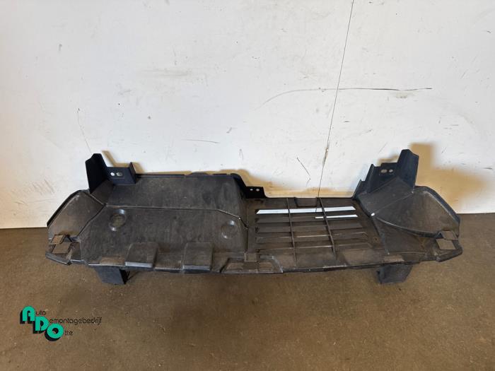 Gebruikte Frontpaneel Toyota ProAce 2.0 D-4D 177 16V Worker Prijs € 70,00 Margeregeling aangeboden door Autodemontagebedrijf Otte