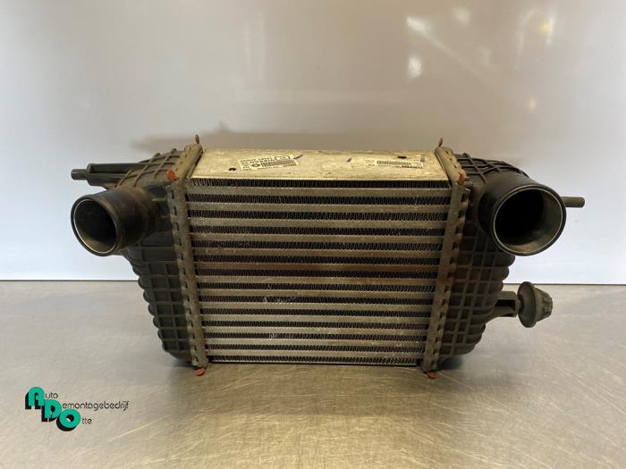 Gebruikte Intercooler Nissan Note (E12) 1.2 DIG-S 98 Prijs € 50,00 Margeregeling aangeboden door Autodemontagebedrijf Otte