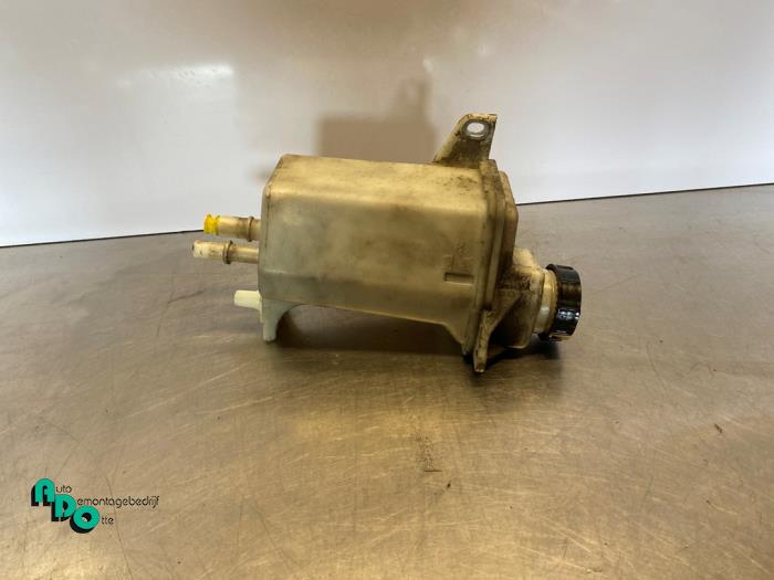 Gebruikte Servo Oliereservoir Citroen Jumper (U9) 2.2 HDi 130 Prijs € 15,00 Margeregeling aangeboden door Autodemontagebedrijf Otte