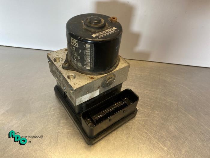 Gebruikte ABS Pomp Seat Leon (1P1) 2.0 TFSI 16V Prijs € 50,00 Margeregeling aangeboden door Autodemontagebedrijf Otte