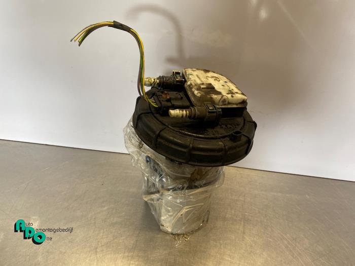 Gebruikte Tank element Pomp Citroen C4 Cactus (0B/0P) 1.6 Blue Hdi 100 Prijs € 65,00 Margeregeling aangeboden door Autodemontagebedrijf Otte