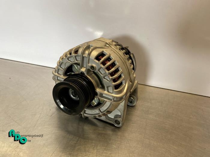 Gebruikte Dynamo Opel Astra H SW (L35) 1.6 16V Twinport Prijs € 25,00 Margeregeling aangeboden door Autodemontagebedrijf Otte