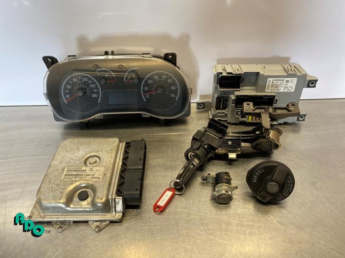 Gebruikte Kontaktslot + computer Citroen Nemo (AA) 1.3 HDi 75 Prijs € 125,00 Margeregeling aangeboden door Autodemontagebedrijf Otte