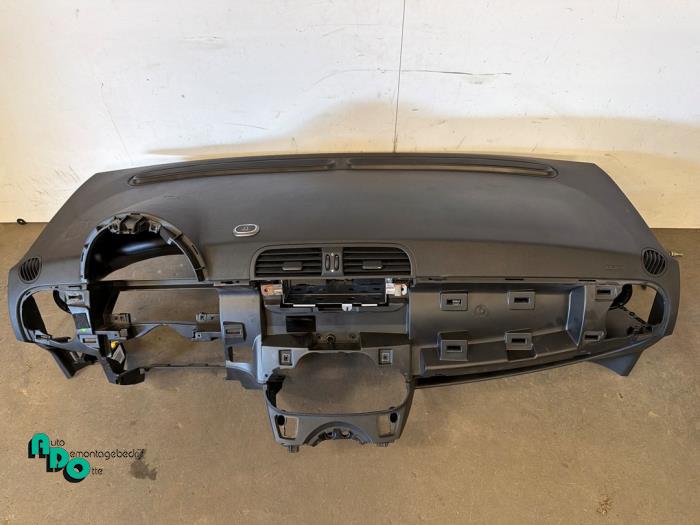 Gebruikte Dashboard Fiat 500/595/695 1.4 T-Jet 16V Esse Esse Prijs € 300,00 Margeregeling aangeboden door Autodemontagebedrijf Otte