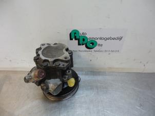 Gebruikte Pomp Servo Peugeot Boxer (230P) 2.0i Minibus Prijs € 25,00 Margeregeling aangeboden door Autodemontagebedrijf Otte