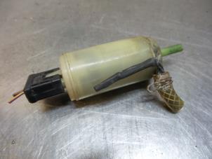 Gebruikte Ruitensproeierpomp voor Mercedes E (C124) 2.3 230 CE Prijs € 10,00 Margeregeling aangeboden door Autodemontagebedrijf Otte