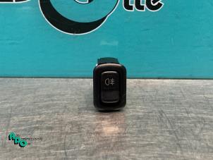 Gebruikte Schakelaar Mistlamp Daihatsu Cuore (L701) 1.0 12V Prijs € 15,00 Margeregeling aangeboden door Autodemontagebedrijf Otte