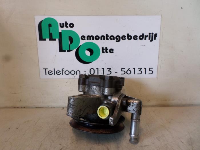 Gebruikte Pomp Servo Hyundai Coupe 2.0i 16V Prijs € 40,00 Margeregeling aangeboden door Autodemontagebedrijf Otte
