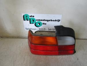 Gebruikte Achterlicht links BMW 3 serie (E36/4) 316i Prijs € 10,00 Margeregeling aangeboden door Autodemontagebedrijf Otte