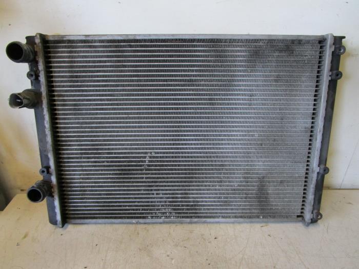Gebruikte Radiateur Volkswagen Lupo (6X1) 1.4 TDI 75 Prijs € 30,00 Margeregeling aangeboden door Autodemontagebedrijf Otte