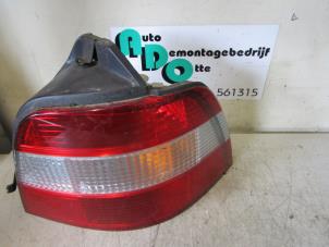 Gebruikte Achterlicht rechts Honda Accord Aerodeck (CE1/2) 2.0i 16V Prijs € 25,00 Margeregeling aangeboden door Autodemontagebedrijf Otte