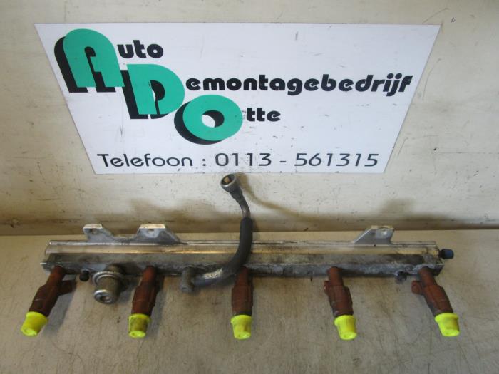 Gebruikte Verstuiver brug Volvo XC70 (SZ) XC70 2.4 T 20V Prijs € 100,00 Margeregeling aangeboden door Autodemontagebedrijf Otte