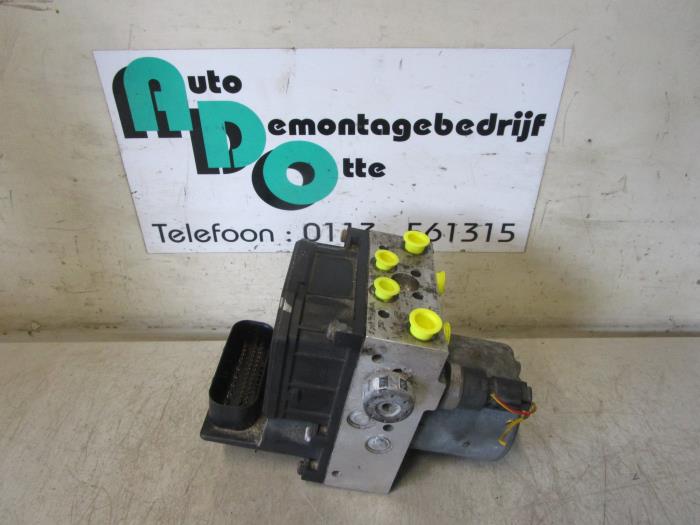 Gebruikte Computer ABS Alfa Romeo GT (937) 1.9 JTD 16V Multijet Prijs € 175,00 Margeregeling aangeboden door Autodemontagebedrijf Otte