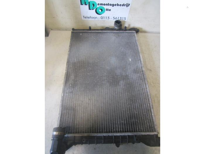 Gebruikte Radiateur Alfa Romeo GT (937) 1.9 JTD 16V Multijet Prijs € 50,00 Margeregeling aangeboden door Autodemontagebedrijf Otte
