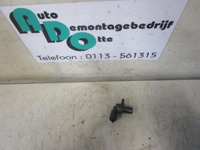 Gebruikte Nokkenas Sensor Chrysler Voyager/Grand Voyager (RG/RS) 2.8 CRD 16V Autom. Prijs € 30,00 Margeregeling aangeboden door Autodemontagebedrijf Otte
