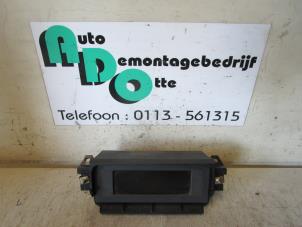 Gebruikte Display Interieur Opel Vivaro 1.9 DTI 16V Prijs € 25,00 Margeregeling aangeboden door Autodemontagebedrijf Otte