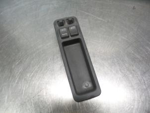 Gebruikte Ruit schakelaar elektrisch Volvo V40 (VW) 1.9 TD Prijs € 25,00 Margeregeling aangeboden door Autodemontagebedrijf Otte