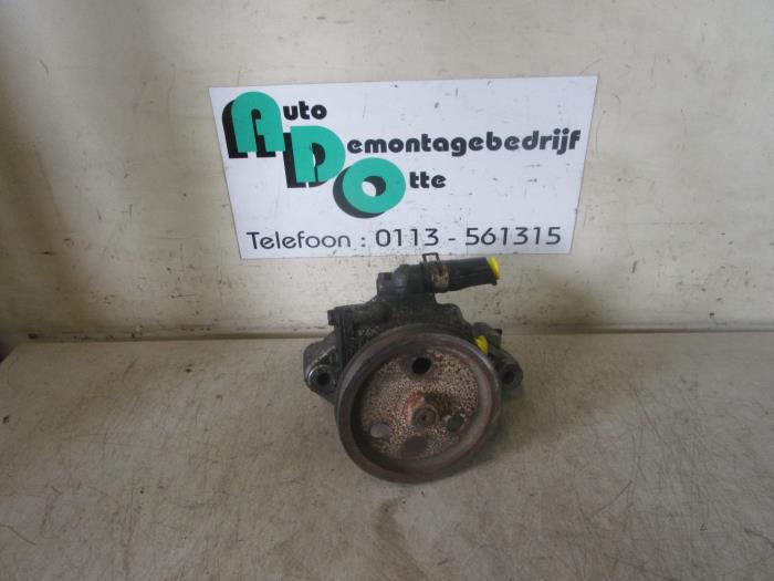 Gebruikte Pomp Servo Honda Civic (EG) 1.3 DX 16V Prijs € 40,00 Margeregeling aangeboden door Autodemontagebedrijf Otte