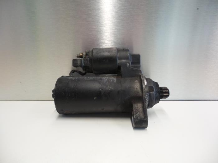 Gebruikte Startmotor Volkswagen Bora (1J2) 2.3 V5 Prijs € 30,00 Margeregeling aangeboden door Autodemontagebedrijf Otte