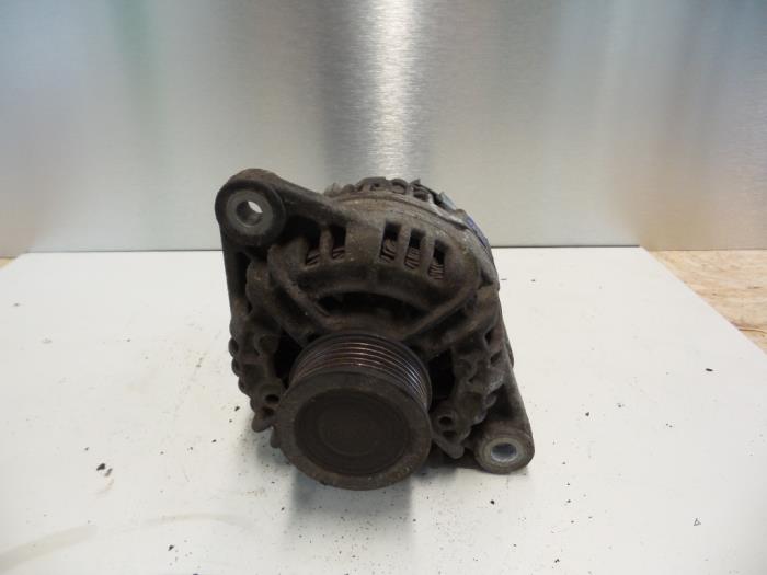 Gebruikte Dynamo Fiat Multipla (186) 1.9 JTD 105 SX,ELX Prijs € 50,00 Margeregeling aangeboden door Autodemontagebedrijf Otte