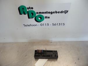 Gebruikte Zekeringkast Mercedes C (W202) 2.2 C-220 D 16V Prijs € 50,00 Margeregeling aangeboden door Autodemontagebedrijf Otte