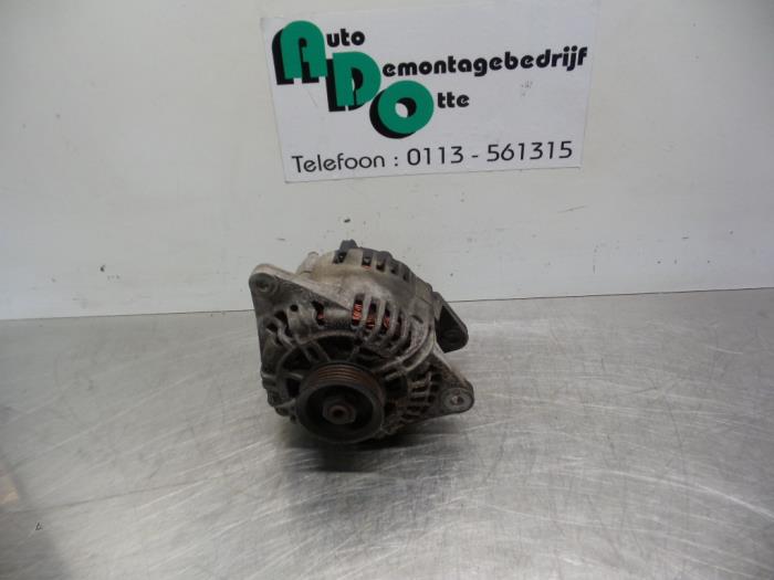Gebruikte Alternator Kia Sorento I (JC) 2.4 16V Prijs € 50,00 Margeregeling aangeboden door Autodemontagebedrijf Otte