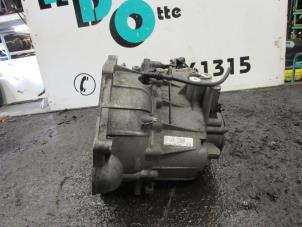 Gebruikte Versnellingsbak Opel Vectra C GTS 2.2 DIG 16V Prijs € 150,00 Margeregeling aangeboden door Autodemontagebedrijf Otte