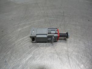 Gebruikte Achteruitrijlicht schakelaar Opel Vectra C GTS 2.2 DIG 16V Prijs € 20,00 Margeregeling aangeboden door Autodemontagebedrijf Otte