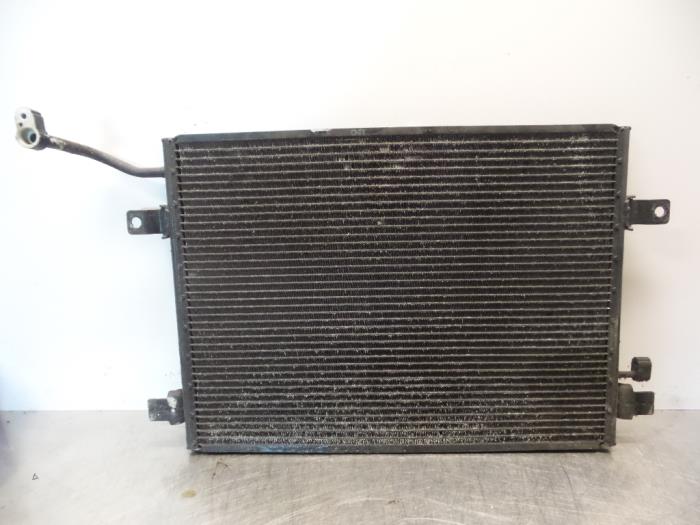 Gebruikte Airco Condensor Jaguar XJ8 (X308) 3.2 V8 32V Executive,Sport Prijs € 40,00 Margeregeling aangeboden door Autodemontagebedrijf Otte