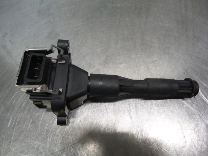 Gebruikte Bobine BMW 5 serie (E39) 525i 24V Prijs € 10,00 Margeregeling aangeboden door Autodemontagebedrijf Otte