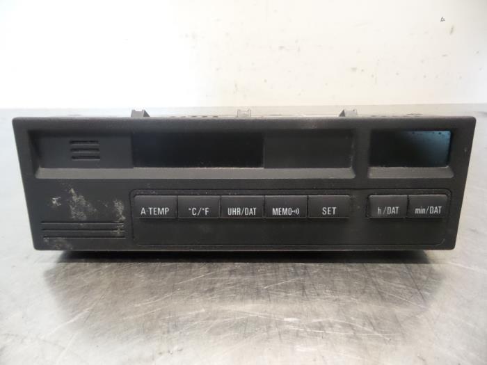 Gebruikte Display Interieur BMW 3 serie (E36/4) 316i Prijs € 50,00 Margeregeling aangeboden door Autodemontagebedrijf Otte