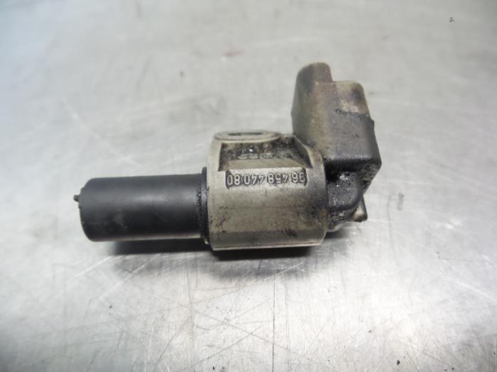 Gebruikte Nokkenas Sensor Ford Focus 2 1.6 TDCi 16V 90 Prijs € 15,00 Margeregeling aangeboden door Autodemontagebedrijf Otte