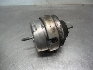 Gebruikte Motorsteun Audi A6 Avant Quattro (C5) 2.5 TDI V6 24V Prijs € 40,00 Margeregeling aangeboden door Autodemontagebedrijf Otte