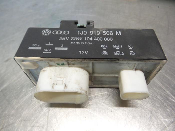 Gebruikte Computer Koeling Volkswagen Polo IV (9N1/2/3) 1.4 16V Prijs € 10,00 Margeregeling aangeboden door Autodemontagebedrijf Otte