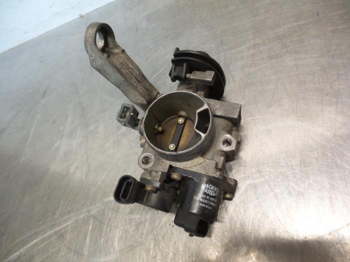 Gebruikte Gasklephuis Renault Clio (B/C57/357/557/577) 1.2 Eco Kat. Prijs € 30,00 Margeregeling aangeboden door Autodemontagebedrijf Otte