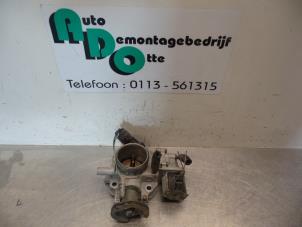 Gebruikte Gasklephuis Mazda 323 P (BA15) 1.5i 16V Prijs € 25,00 Margeregeling aangeboden door Autodemontagebedrijf Otte