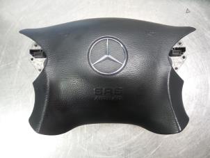 Gebruikte Airbag links (Stuur) Mercedes C Combi (S203) 2.6 C-240 18V Prijs € 50,00 Margeregeling aangeboden door Autodemontagebedrijf Otte