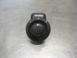 Gebruikte Schakelaar Spiegel Chrysler 300 C 2.7 V6 24V Prijs € 25,00 Margeregeling aangeboden door Autodemontagebedrijf Otte