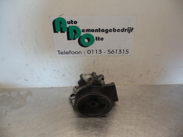 Gebruikte Pomp Servo Chrysler 300 C 2.7 V6 24V Prijs € 75,00 Margeregeling aangeboden door Autodemontagebedrijf Otte