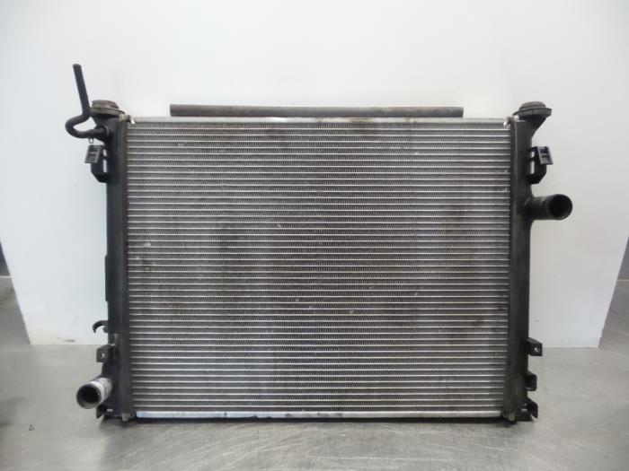 Gebruikte Radiateur Chrysler 300 C 2.7 V6 24V Prijs € 75,00 Margeregeling aangeboden door Autodemontagebedrijf Otte