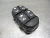 Elektrisch Raam Schakelaar van een Ford Focus 1, 1998 / 2004 1.8 16V, Hatchback, Benzine, 1.796cc, 85kW (116pk), FWD, EYDB; EYDC; EYDD; EYDE; EYDF, 1998-10 / 2004-11 1999