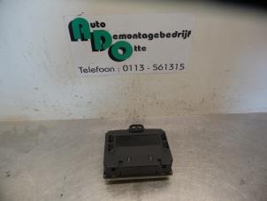 Gebruikte Display Interieur Opel Zafira (F75) 1.8 16V Prijs € 30,00 Margeregeling aangeboden door Autodemontagebedrijf Otte