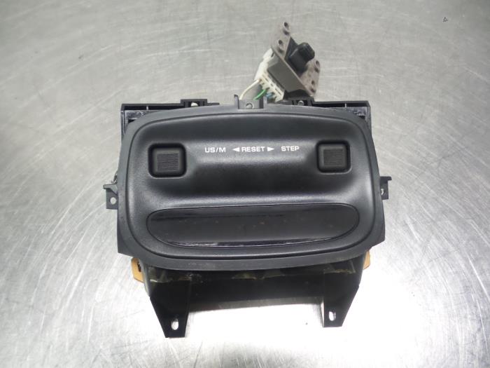 Gebruikte Display Interieur Jeep Grand Cherokee (ZJ) 5.2i V8 Prijs € 30,00 Margeregeling aangeboden door Autodemontagebedrijf Otte