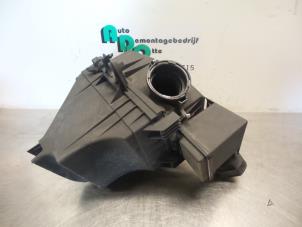 Gebruikte Luchtfilterhuis BMW 3 serie (E46/4) 316i Prijs € 40,00 Margeregeling aangeboden door Autodemontagebedrijf Otte